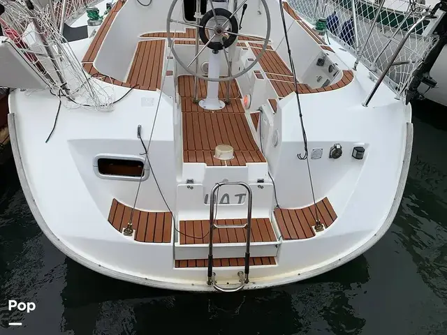 Beneteau Oceanis 300