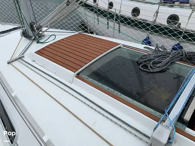 Beneteau Oceanis 300