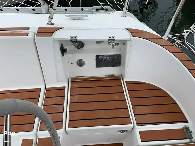 Beneteau Oceanis 300