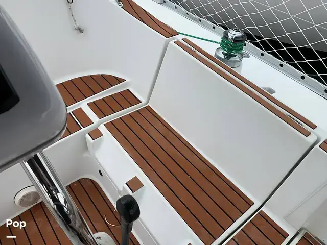 Beneteau Oceanis 300