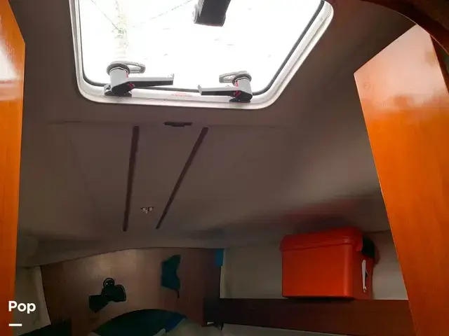 Beneteau Oceanis 300