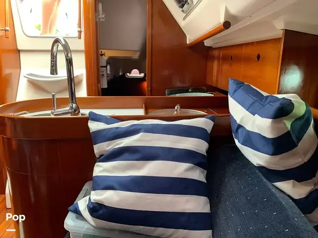 Beneteau Oceanis 300