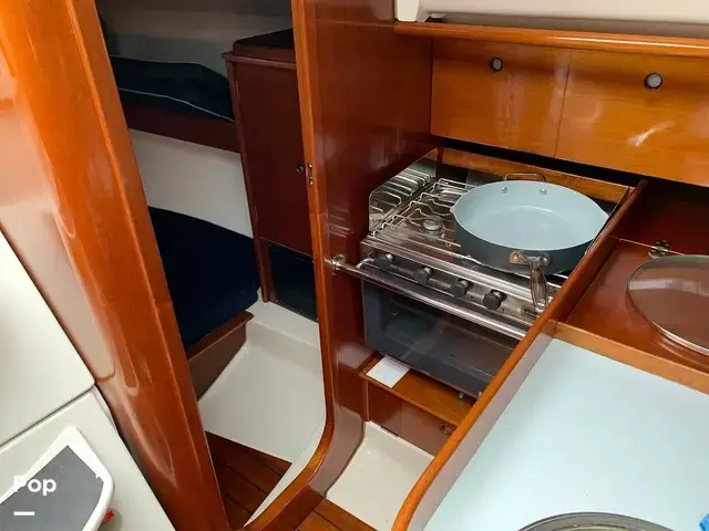 Beneteau Oceanis 300