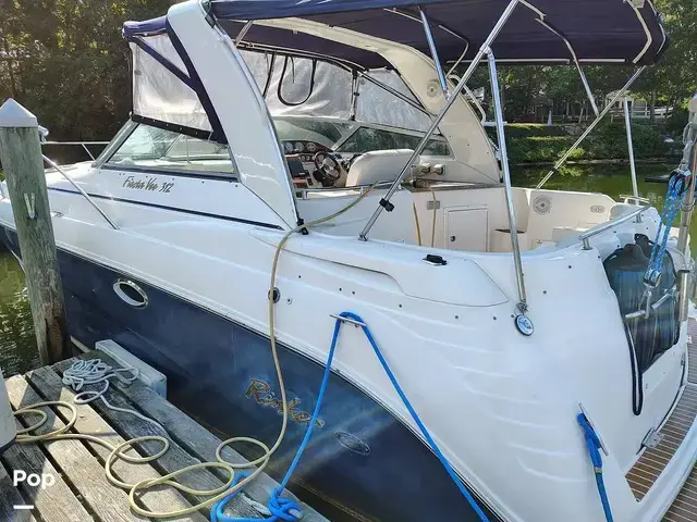 Rinker 320 Fiesta Vee