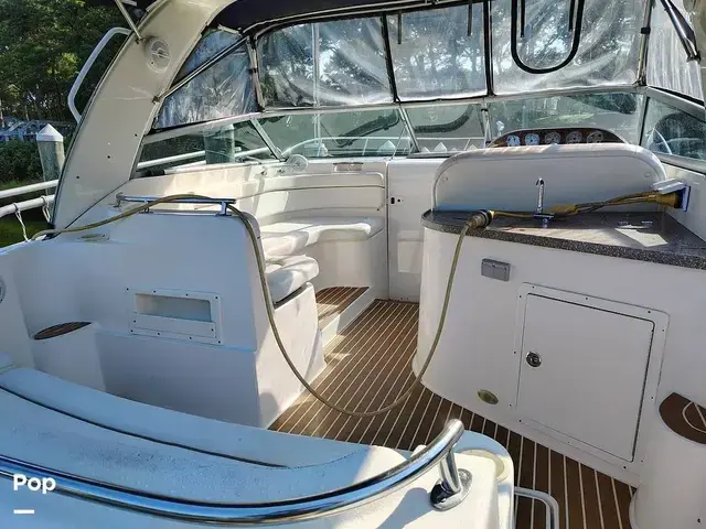 Rinker 320 Fiesta Vee