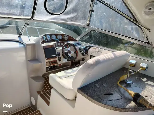 Rinker 320 Fiesta Vee