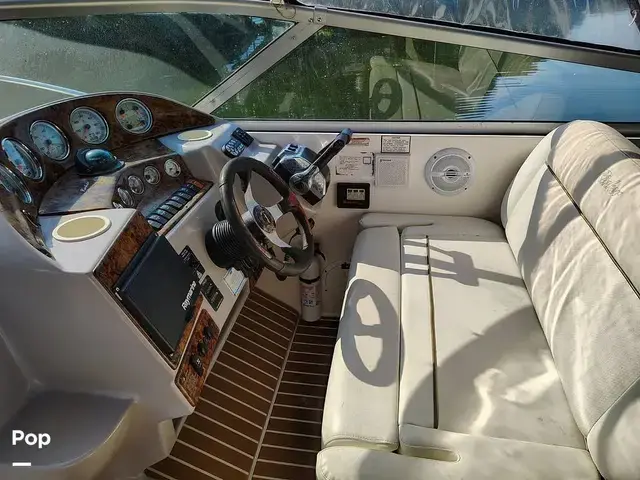 Rinker 320 Fiesta Vee