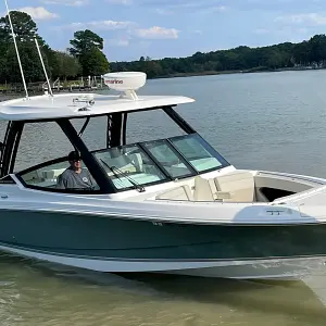 2022 Boston Whaler 280 Vantage