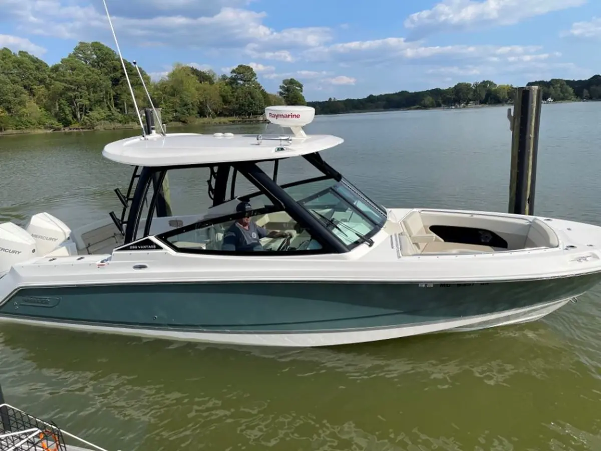 2022 Boston Whaler 280 vantage