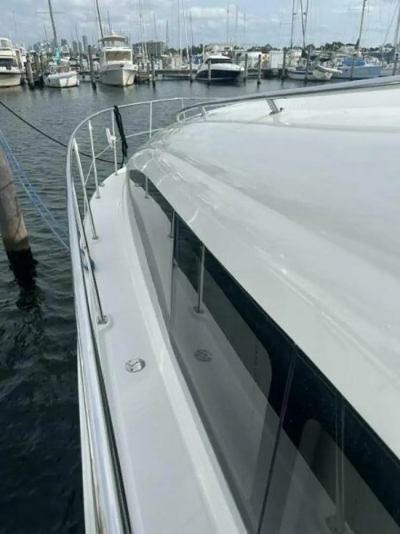 2004 Sea Ray motor yacht