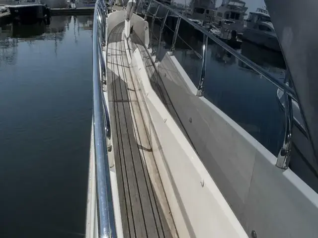 Absolute Flybridge