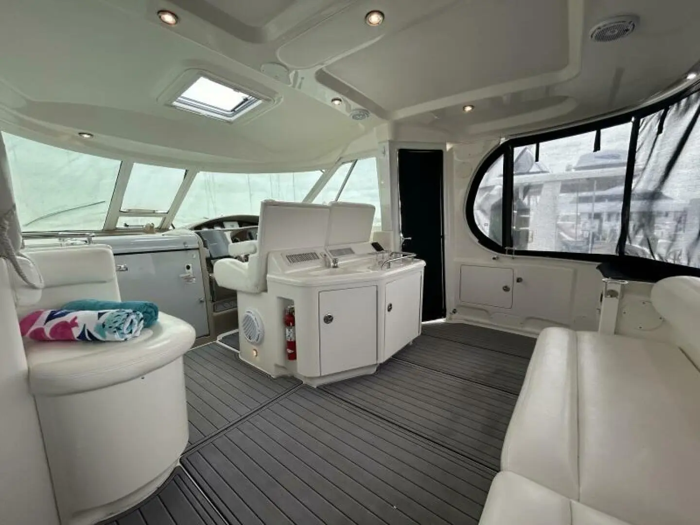 2004 Sea Ray motor yacht