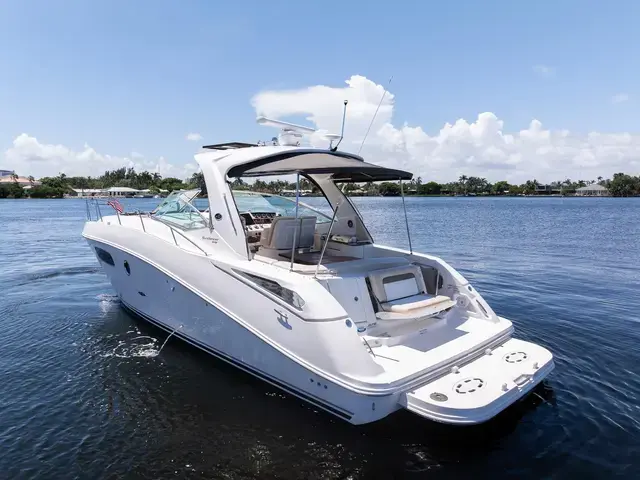 Sea Ray 37'