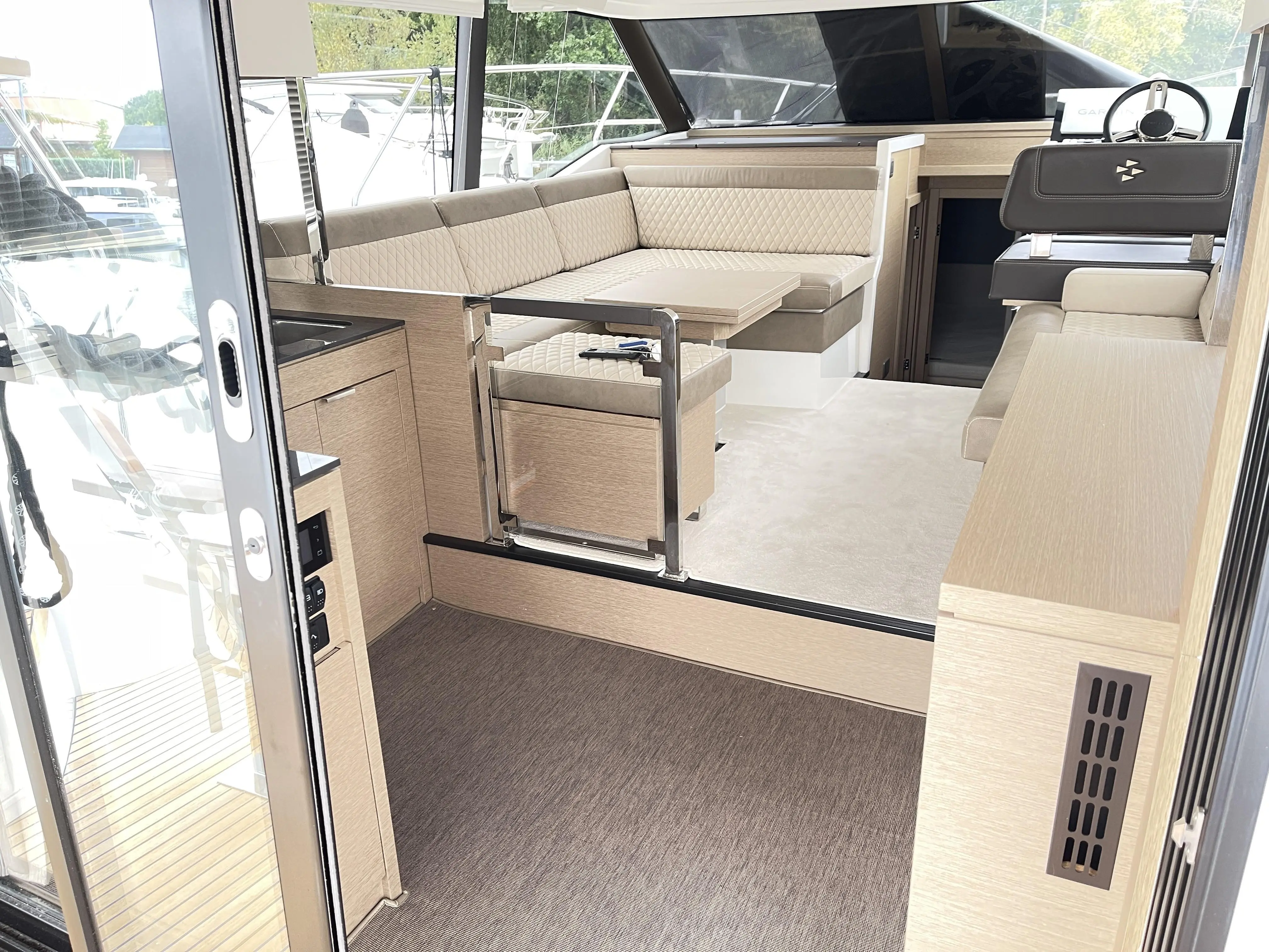 2022 Jeanneau prestige 420 flybridge