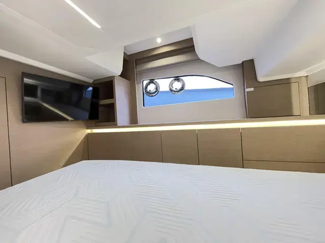 Jeanneau Prestige 420 Flybridge