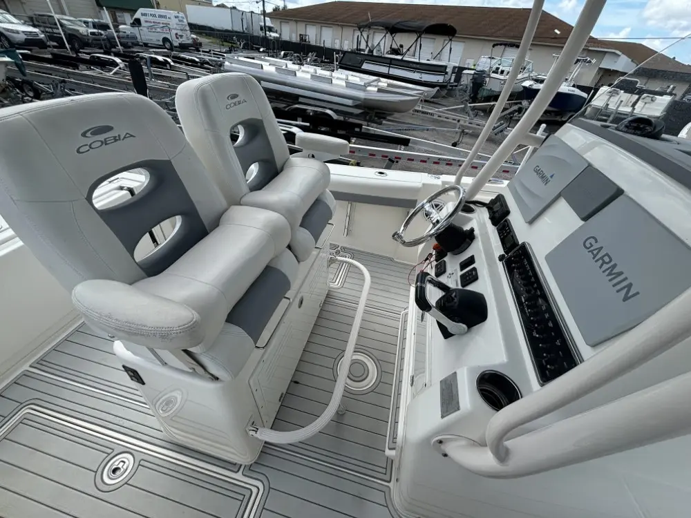 2018 Cobia Boats 216 cc