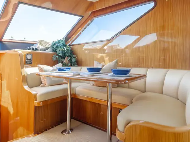 Ocean Alexander 52'