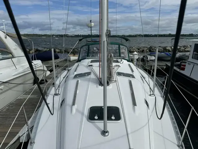 Beneteau Oceanis 381