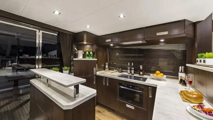 2014 Galeon 550 fly