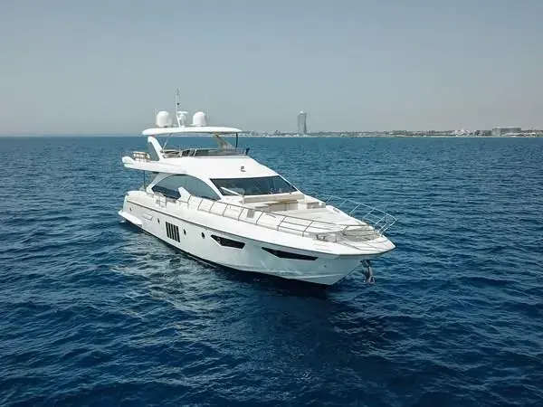 2015 Azimut alina