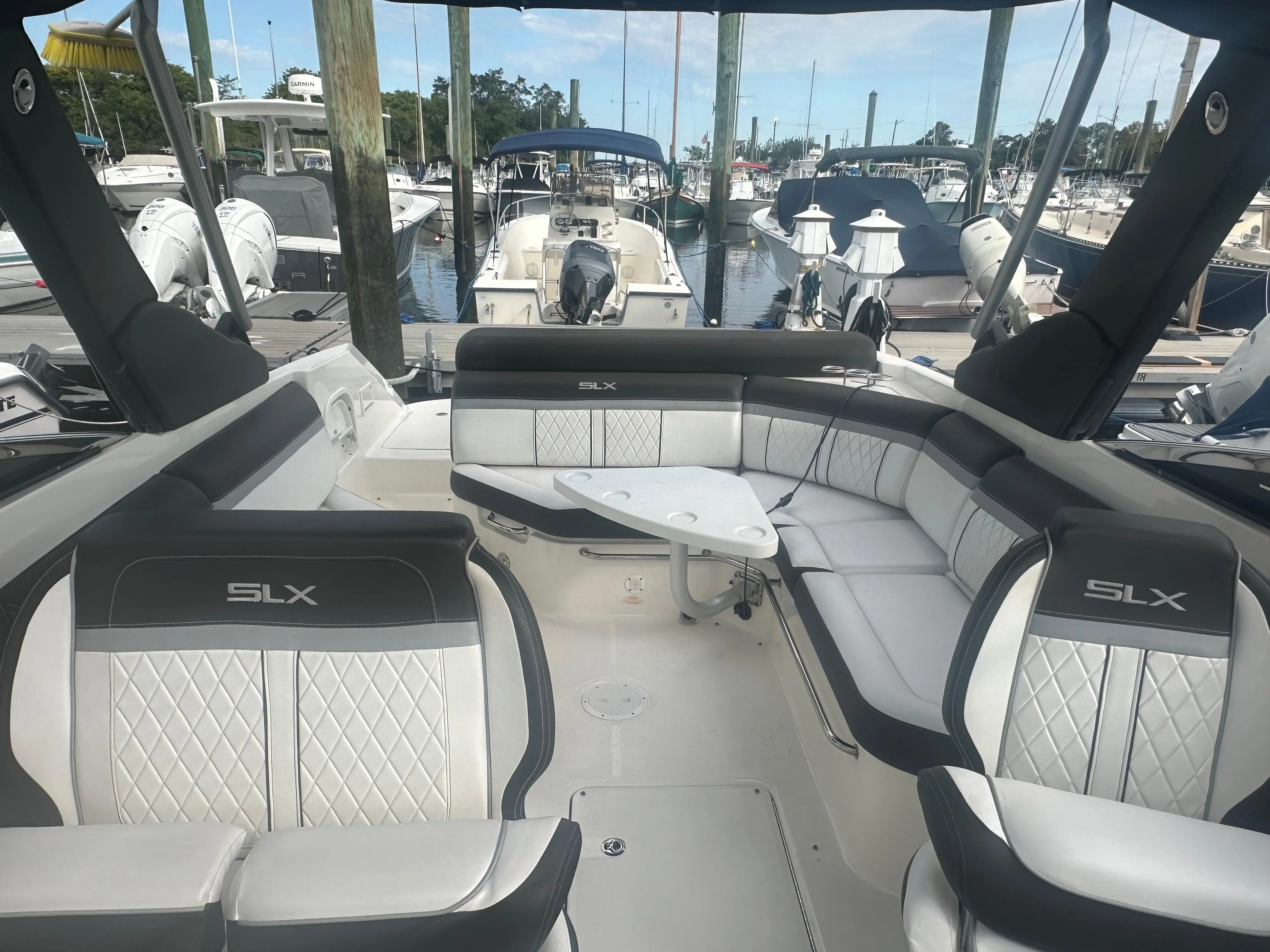 2016 Sea Ray 28'