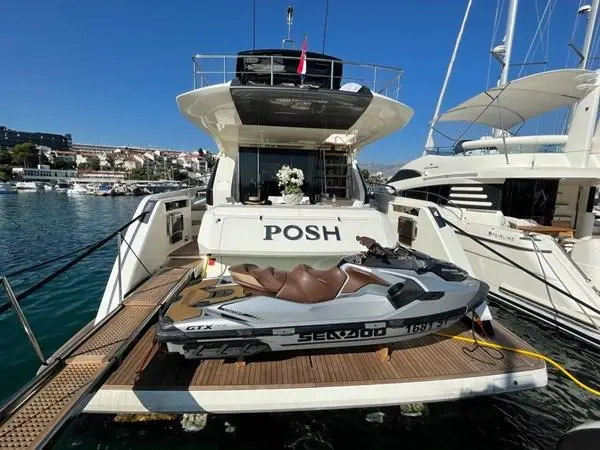 2021 Ferretti 670