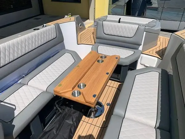 2023 Mercury 25 cabin with mercury verado