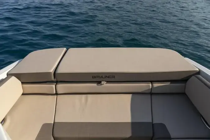 2020 Bayliner vr6 cuddy