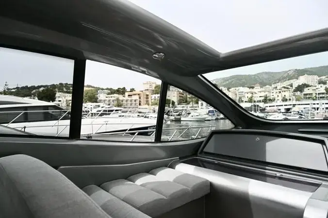 2007 Pershing 56