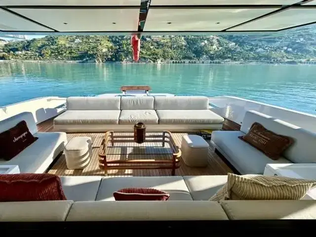 Arcadia Yachts Sherpa 80