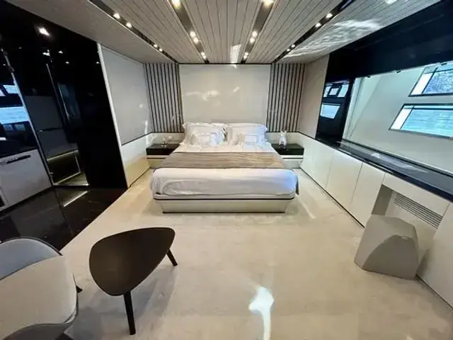 Arcadia Yachts Sherpa 80