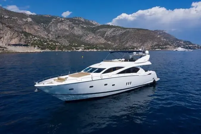 2003 Sunseeker lady yousra