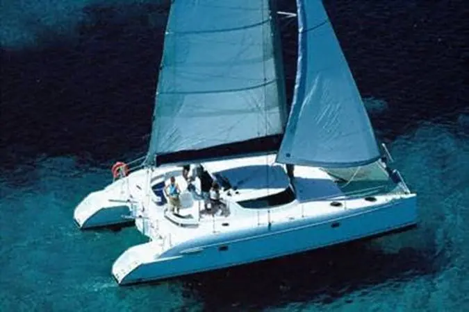 2007 Fountaine Pajot 2007 fountaine pajot lavezzi