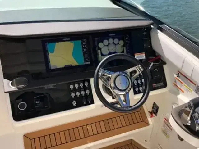 Sea Ray 320 Sundancer