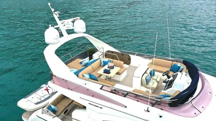 2010 Princess 62