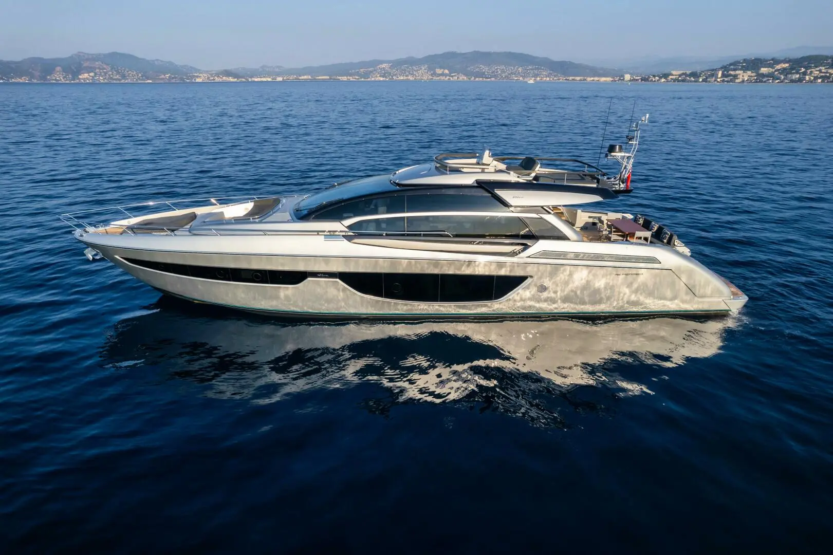 2017 Riva 76 perseo