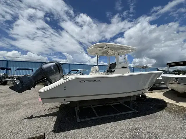 Cobia Boats 240 CC