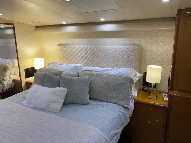 Viking Yachts 65 Enclosed