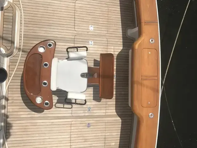 Viking Yachts 65 Enclosed