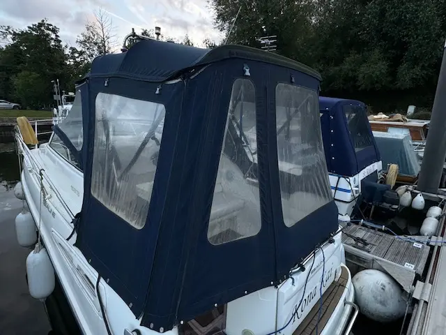 2002 Sealine s 23