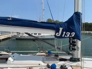 2006 J Boats j 133