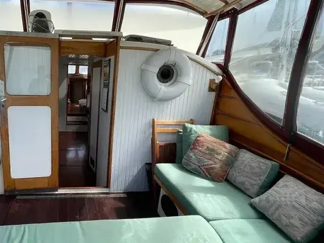 Monk Try Cabin Canoe Stern Diesel Motor Yacht