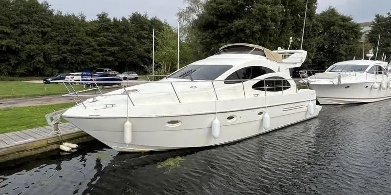 2000 Azimut 42