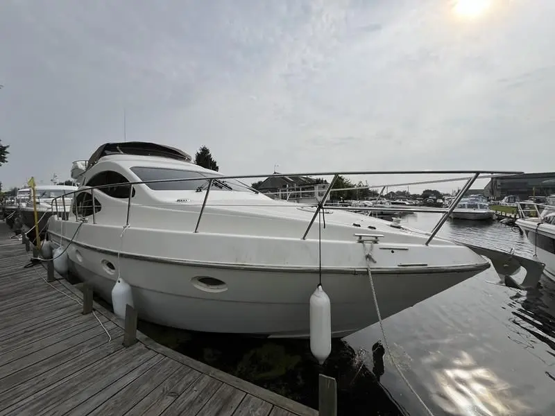 2000 Azimut 42