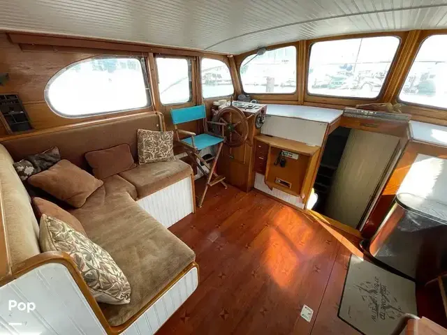 Monk Tri Cabin Canoe Stern Diesel Motor Yacht