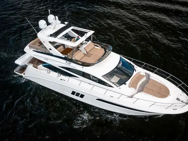 Sea Ray L590 Fly