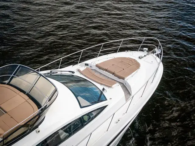 Sea Ray L590 Fly