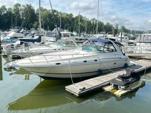 Cruisers Yachts 4270 Esprit