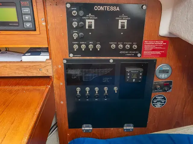 Contessa 32