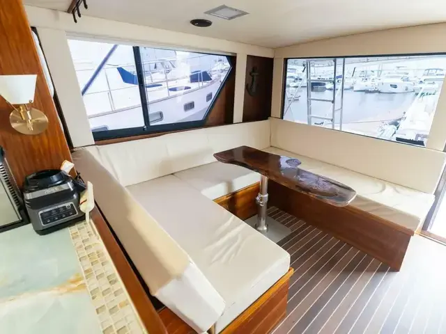 Hatteras 55 Convertible